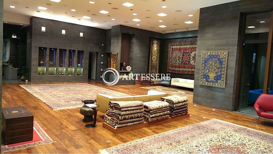 Hadi Maktabi | Rare Carpets & Antiques