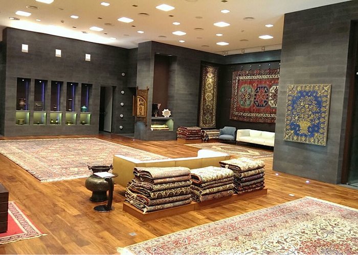 Hadi Maktabi | Rare Carpets & Antiques