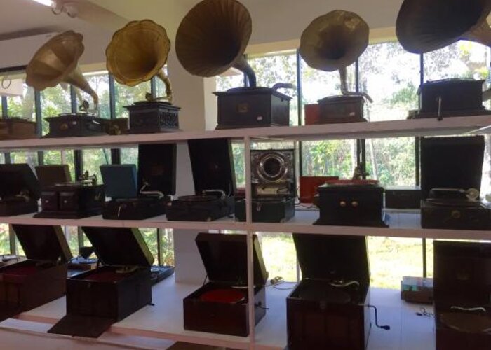 Discs & Machines — Sunny′s Gramophone Museum