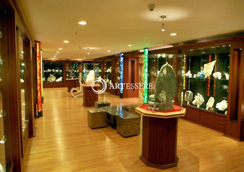 National Handicraft & Design Gallery