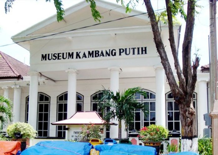 Kambang Putih Museum