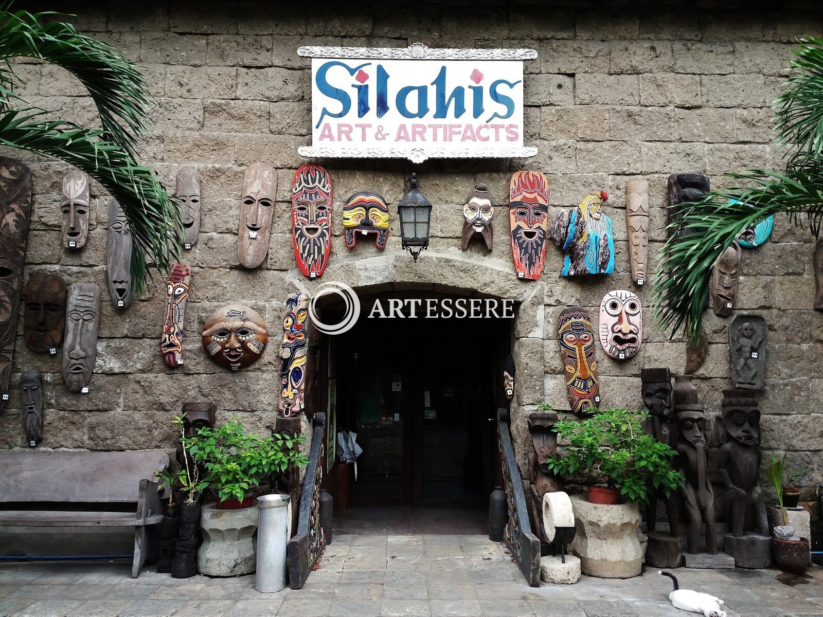 Silahis Arts & Artifacts
