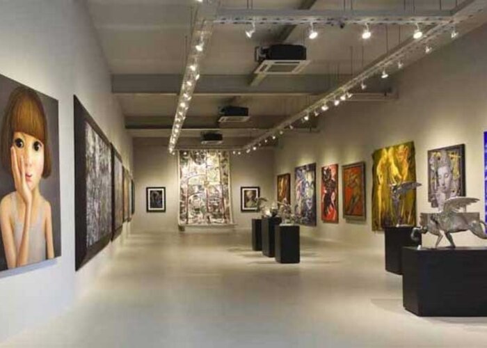 9 Art Gallery