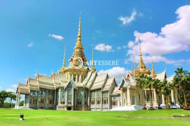 Lan Boon Mahawihan Somdet Phra Buddhacharn To Brahmarangsri Park