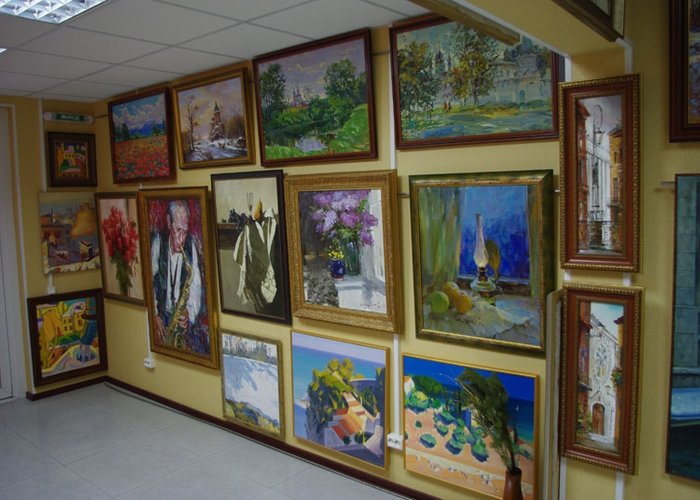 The Art Gallery on Kustodieva, 17