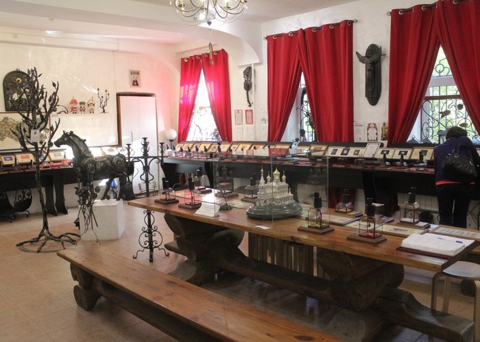 The microminiature Museum of the International Guild of Masters «Russian Levsha»