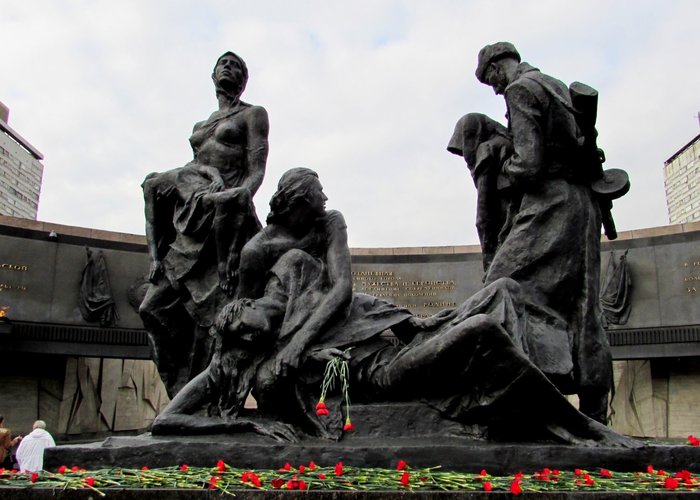 The Monument and Museum of  Leningrad defenders