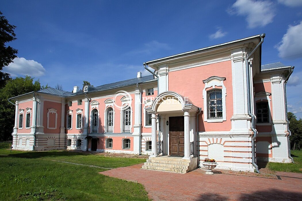 The Museum «Manor Lopasnya-Zachatievskoe»