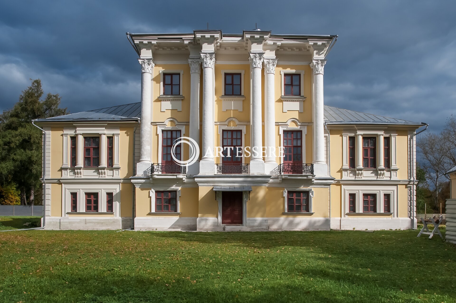 The Voskresensk Museum of Local Lore  ( The cultural Center of the estate Krivyakino)