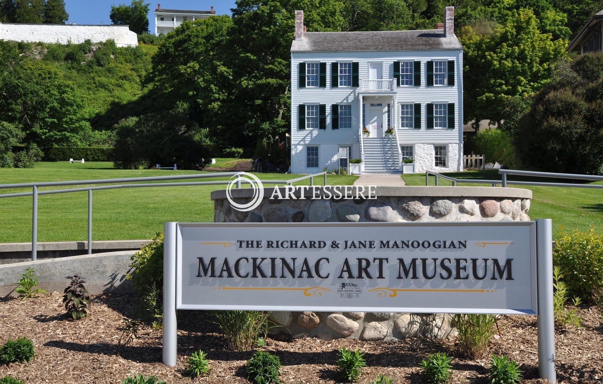 Richard and Jane Manoogian Mackinac Art Museum