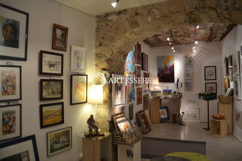 Gallery at 11 rue de la Capelle